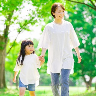 ドラッグストア横のアクセスしやすい立地